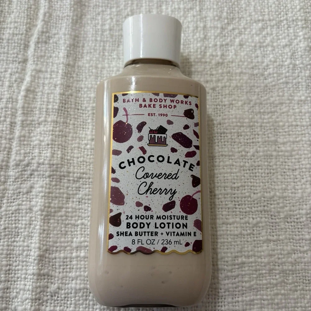 Bath & Body Works CHOCOLATE COVERED CHERRY Body Lotion 8 Oz Rare‎ Retired